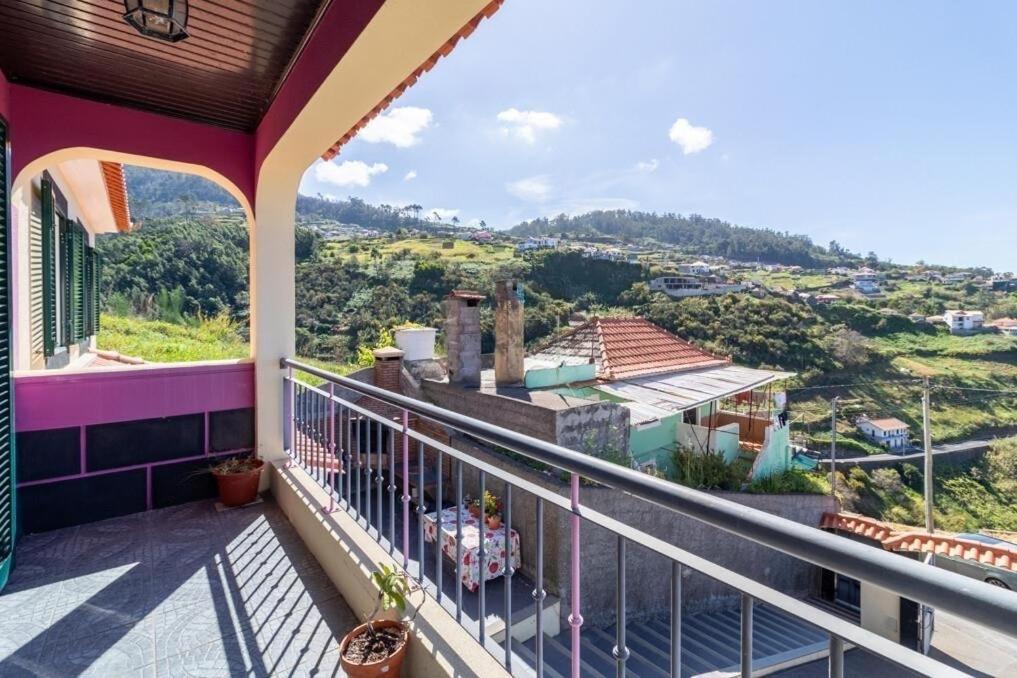 Casa Central - Peceful Mountain Retreat In Calheta Ribeira do Raposo Kültér fotó