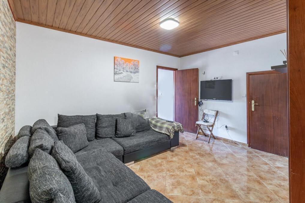 Casa Central - Peceful Mountain Retreat In Calheta Ribeira do Raposo Kültér fotó