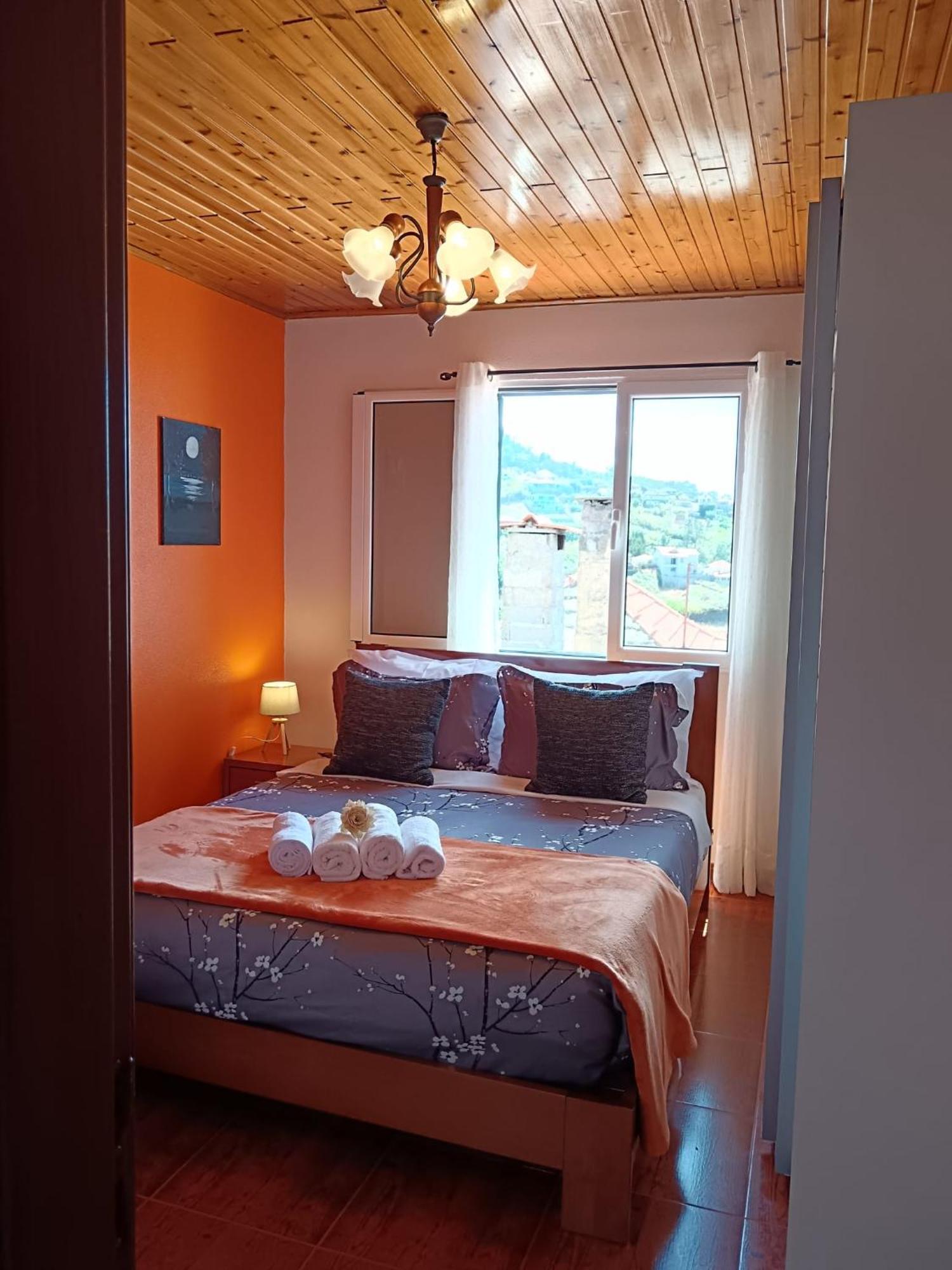 Casa Central - Peceful Mountain Retreat In Calheta Ribeira do Raposo Kültér fotó