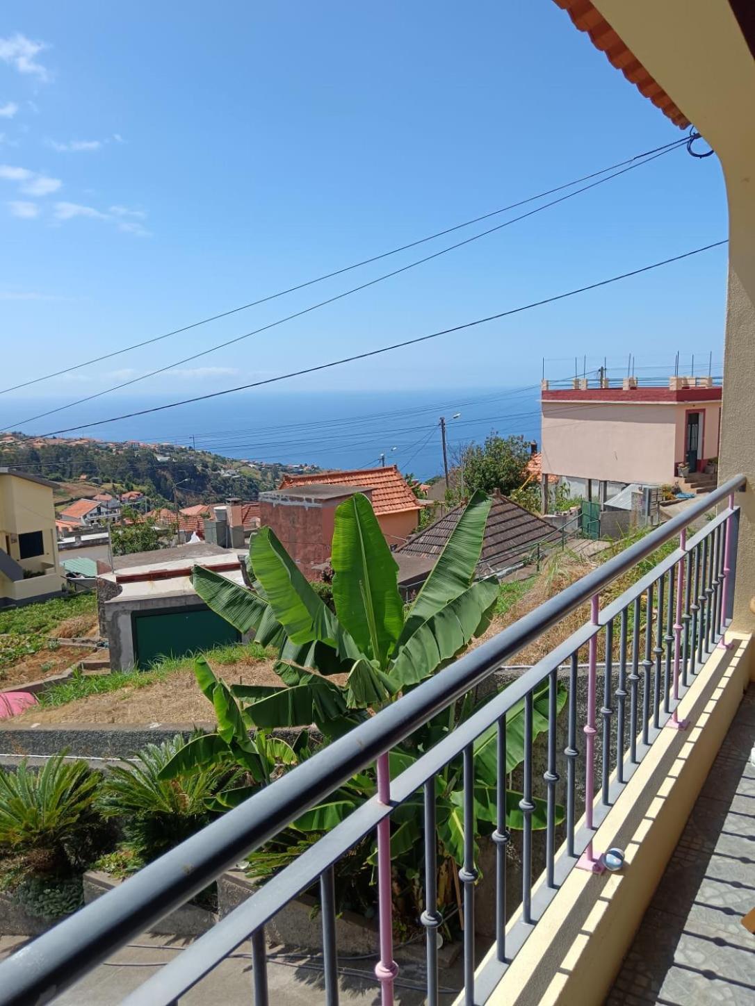 Casa Central - Peceful Mountain Retreat In Calheta Ribeira do Raposo Kültér fotó