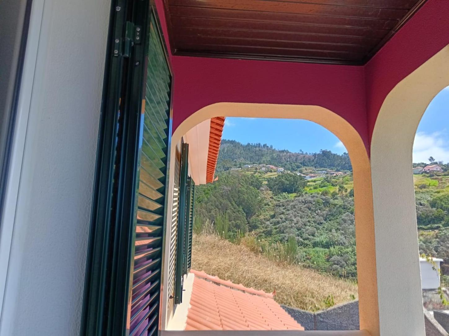 Casa Central - Peceful Mountain Retreat In Calheta Ribeira do Raposo Kültér fotó