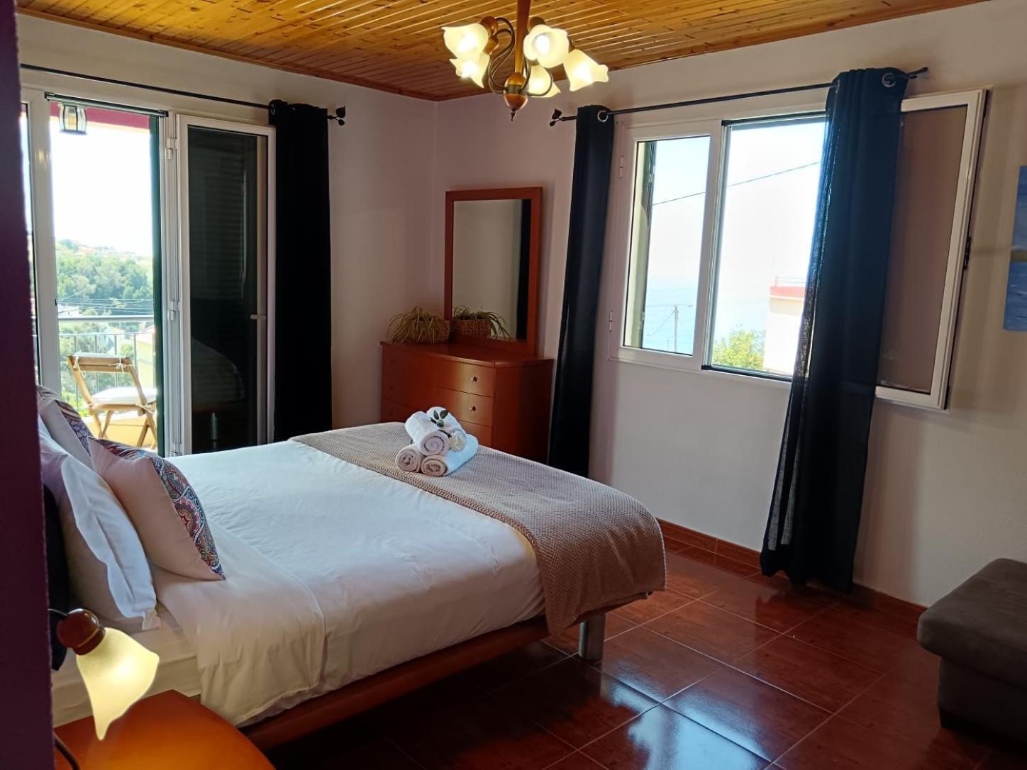 Casa Central - Peceful Mountain Retreat In Calheta Ribeira do Raposo Kültér fotó